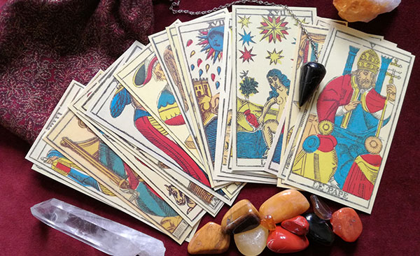 New Moon Book Review of Tarot In Motion